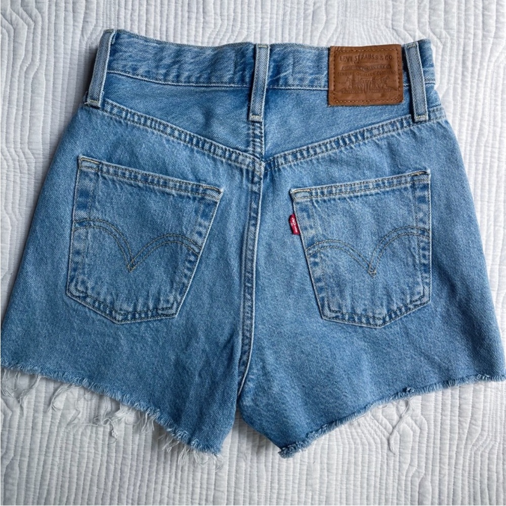 NWOT Levi’s Ribcage Women’s Shorts